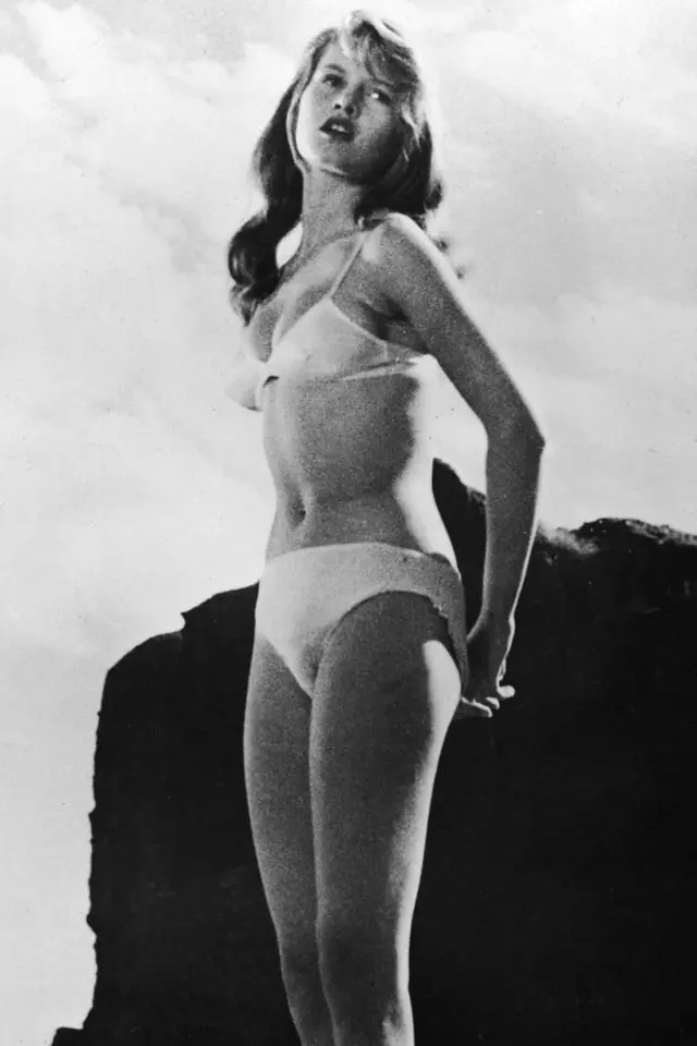 فیلسوفان اگزیستانسیالیست از باردو بهعنوان نماد «آزادی مطلق» یاد میکنند