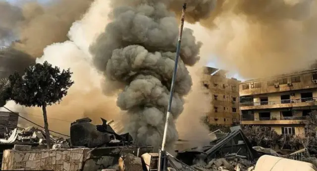 Дим над руїнами