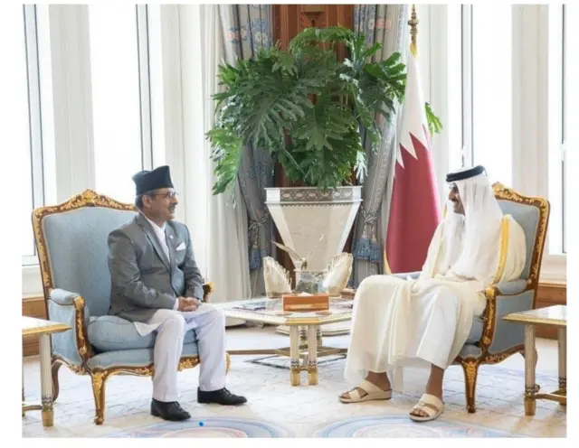 कतारका अमिरसँग नेपाली राजदूत ढकाल (फाइल फोटो)