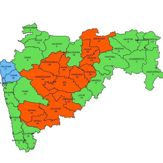 महाराष्ट्रात सध्या 13 जिल्हे भीषण दुष्काळाच्या छायेत आहेत.