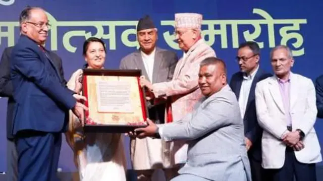 बायाँबाट क्रमश प्रचण्ड विद्या भण्डारी शेरबहादुर देउवा केपी ओली लगायत