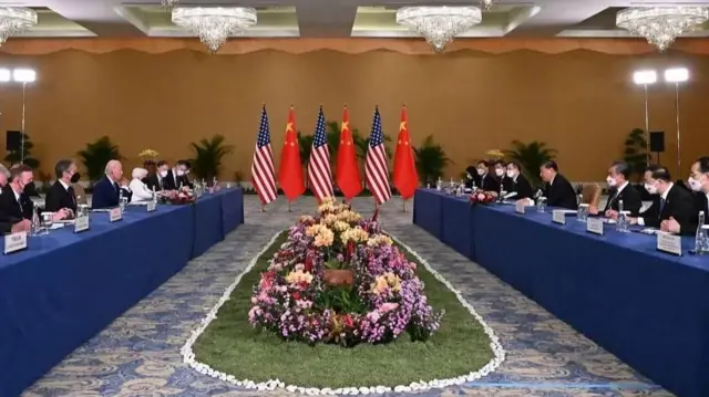 گفتگوی هیاتهای چین و آمریکا سه ساعت طول کشید.