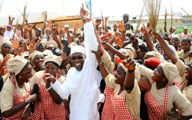 Aworan arẹgbẹṣọla atawọn olounjẹ O-meal kan