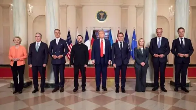 عکس دست جمعی دونالد ترامپ و سران اروپا