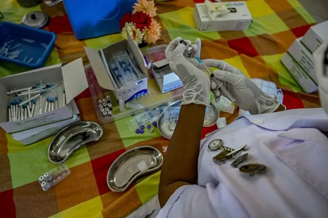 2022 වසරේ අප්‍රේල් මස 20 වන විට සෞඛ්‍ය අමාත්‍යංශය විසින් පවත්වා ගෙන යනු ලබන රෝහල් 14ක ඉතා අත්‍යවශ්‍ය සහ අත්‍යවශ්‍ය ඖෂධ තොග පිලිබඳ විගණනයට ලැබුණු දත්තවලට අනුව ඉතා අත්‍යවශ්‍ය ඖෂධ 15ක් සහ අත්‍යවශ්‍ය ඖෂධ 1205 ක තොග නොතිබූ බව නිරීක්ෂණය කර ඇති බව එම වාර්තාවේ සඳහන් ය. 