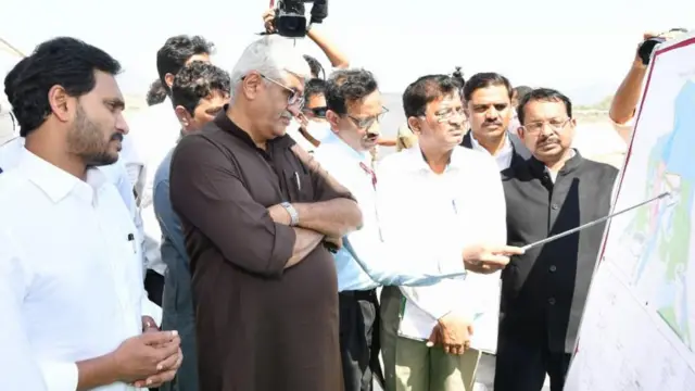 పోలవరం పర్యటనలో జగన్