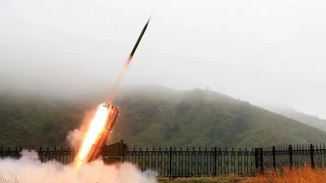 क्लाउड सीडिंग करने के लिए दागा गया रॉकेट