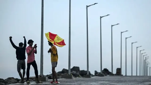 மோன்தா புயல், ஆந்திரா, சென்னை காசிமேடு மீன்பிடித் துறைமுகம்