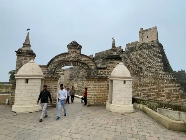 અમદાવાદ વિમાન દુર્ઘટના, એર ઇન્ડિયા પ્લેન ક્રેશ, અમદાવાદ પ્લેન ક્રેશ, દીવ, યુકે, લંડન, પોર્ટુગલ, માછીમારો, વિમાન દુર્ઘટના, બ્રિટનના નાગરિક, પોર્ટુગલના નાગરિક 