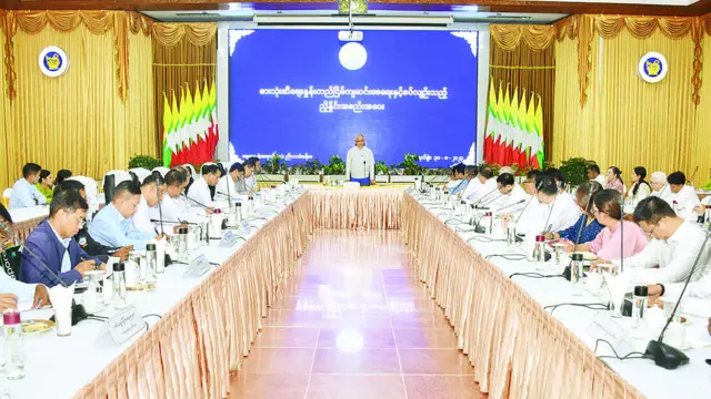 ပြည်တွင်းစားသုံးဆီဈေးနှုန်း တည်ငြိမ်ကျဆင်းစေရေး ညှိနှိုင်းအစည်းအဝေး