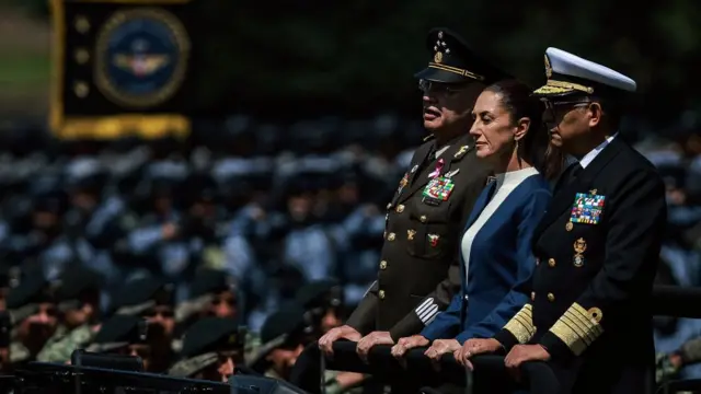 Sheinbaum y militares