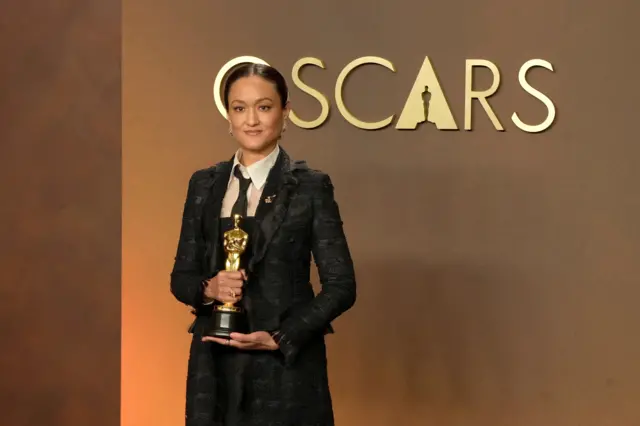 آتم دورالد آرکاپاو٬ برنده جایزه بهترین فلمبرداری را برای فلم Sinners «گناهکاران» دریافت کرد. 