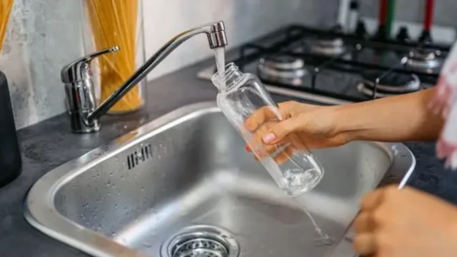 குடிநீர் பாட்டிலில் அதிகமாக இருக்கும் பாக்டீரியாக்கள்