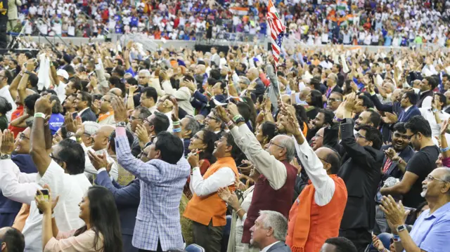 আমেরিকায় মোদীকে অভ্যর্থনা জানাচ্ছেন প্রবাসী ভারতীয়রা। ২০১৯