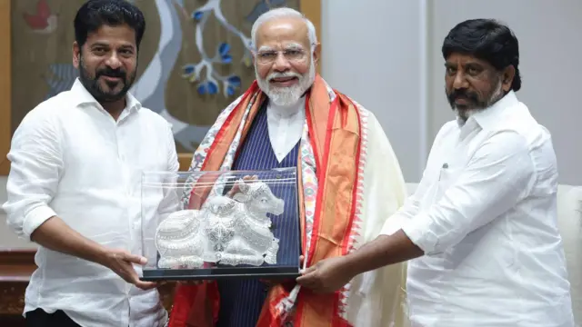 రేవంత్ రెడ్డి, ప్రధాని మోదీ, భట్టి విక్రమార్క ఫోటో