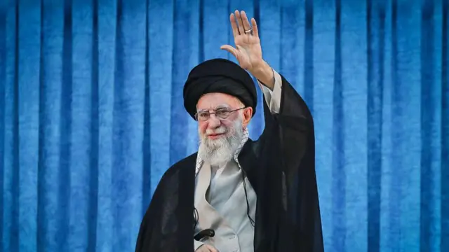 ईरान के पूर्व सुप्रीम लीडर आयतुल्लाह अली ख़ामेनेई