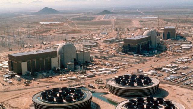 La estación de generación nuclear de Palo Verde en Arizona en construcción