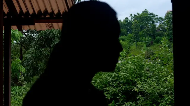 डोई श्वे (बदललेलं नाव)