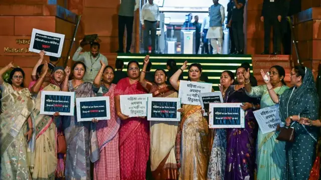 महिलाएं