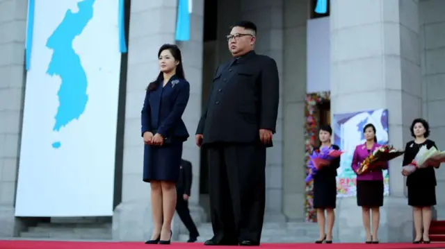 Hogganaan Kooriyaa Kaabaa Kiim Joong Uun haadha warraasaa waliin