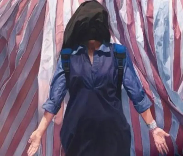 از دور می‌آید