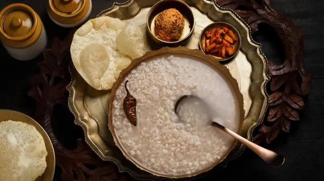 शिळा भात खाऊन पोटाचं आरोग्य सुधारतं का? आतड्यांचे आरोग्य, पोटदुखी, गॅस आणि अल्सरबद्दल सर्वकाही