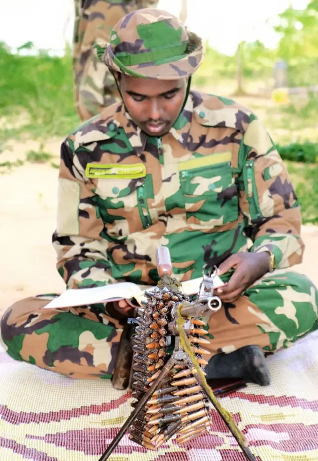 Cumshot porno onlayn tomosha qiling Metroda intim suratlar