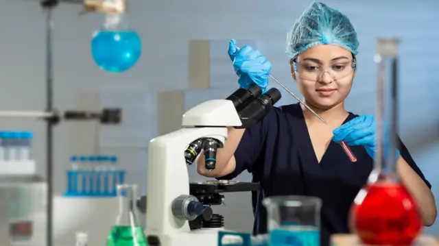 கல்லூரியில் சேர என்னென்ன அரசு உதவித்தொகைகள், சலுகைகள் உள்ளன?