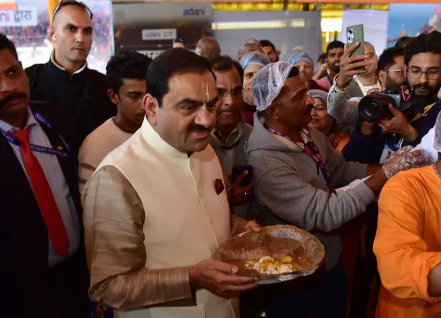 এলাহাবাদের মহাকুম্ভ মেলায় ধনকুবের গৌতম আদানি
