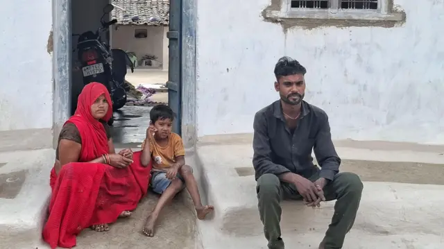 कैलाश और उनकी पत्नी