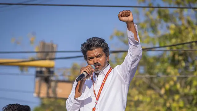திராவிட கட்சிகளைப் பின்னுக்குத் தள்ளி விஜய் வரலாறு படைத்தது எப்படி? களத்தில் என்ன நடந்தது?