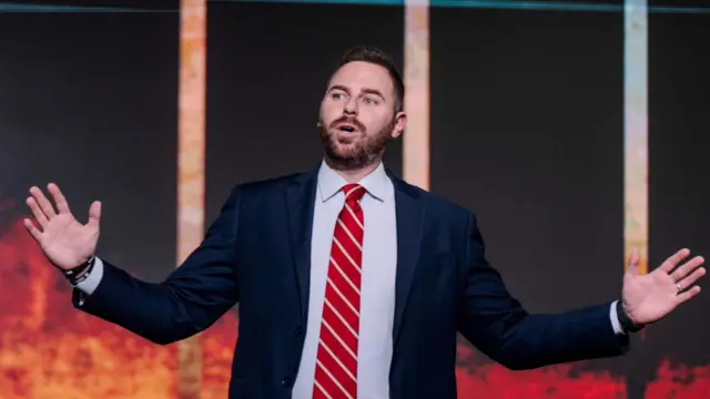 Paastar Jaaksan Laahmeeyer “Tiraamp biyya kana akka bulchuuf Waaqayyoon ergame” jedha