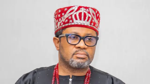 Foto Ihenetu Eze Ndi Igbo na Gana ka onwere nzuko ya na minista Gana na-ahụ maka gbasara mba ofesi