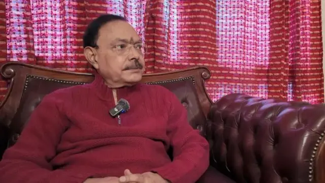 भारत के पूर्व राजनयिक और राजदूत सौमेन कहते हैं कि रॉय सुरक्षा की नज़र से कोई बड़ी दिक्कत नहीं है