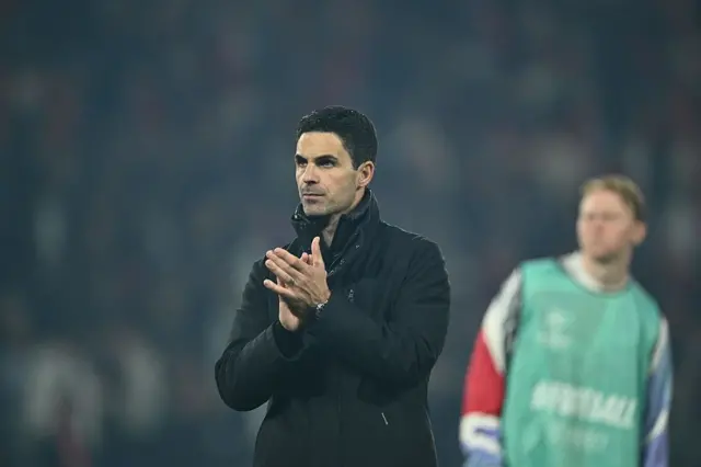 Leenjisaan Arsenaal Mikeel Arteettaa