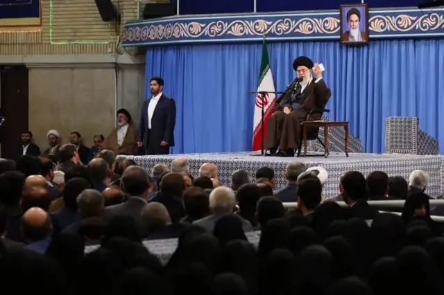 امام خامنہ ای