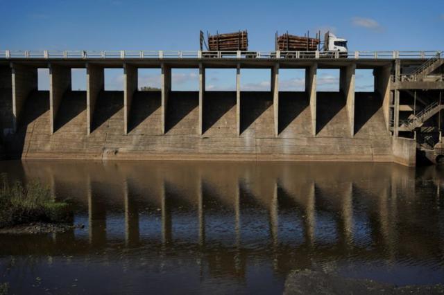 O Uruguai vive a pior secabetano ou pixbetsua história e isso afetou o abastecimentobetano ou pixbetágua potável