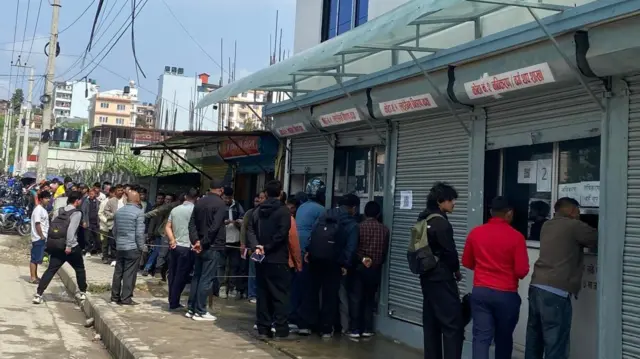 यातायातमा लाइन