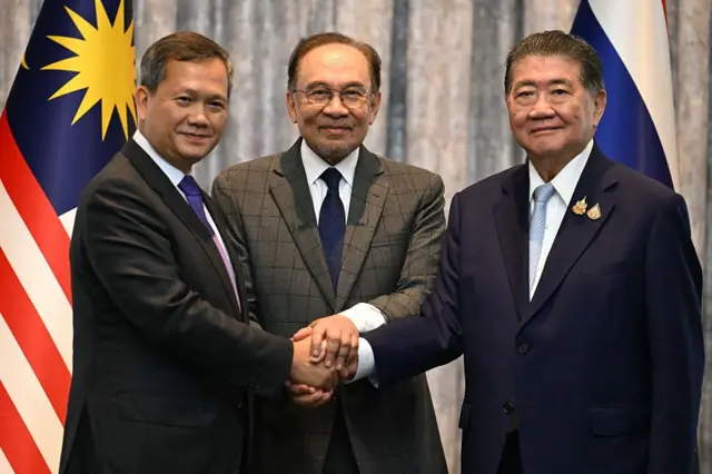 Thái Lan - Campuchia ký thoả thuận ngừng bắn tạm thời hôm 28/7/2025 tại Malaysia Thái Lan - Campuchia ký thoả thuận ngừng bắn tạm thời hôm 28/7/2025 tại Malaysia