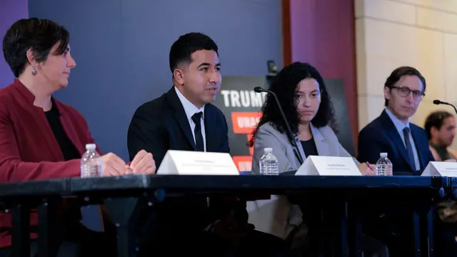 Alejandro Barranco (segundo desde la izquierda), veterano del Cuerpo de Marines de EE. UU. e hijo de Narciso Barranco, cuyo arresto por agentes de ICE fue filmado y ampliamente difundido en junio, habla durante un foro de supervisión con miembros demócratas del Comité de Seguridad Nacional de la Cámara de Representantes en el Edificio del Capitolio de EE. UU. el 22 de julio de 2025, en Washington, DC. (Foto: Anna Moneymaker/Getty Images)