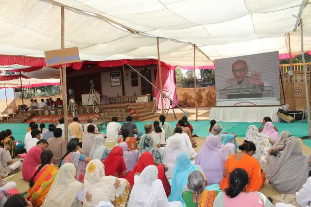 નારાયણ દેસાઈ