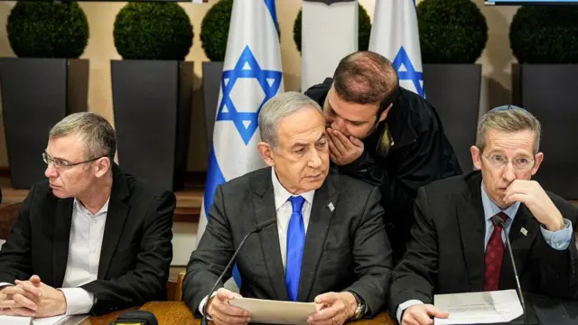 Netanyahu, Kirya'daki askeri tesiste yapılan kabine toplantısında konuştu.