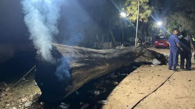 ઍર ઇન્ડિયાનું વિમાન એઆઈ 171 દુર્ઘટના તસવીરોમાં, અમદાવાદથી લંડનની ફ્લાઇટ, મેઘાણીનગર, બીજે મેડિકલ કોલેજ વિદ્યાર્થીઓ, બીબીસી ગુજરાતી,