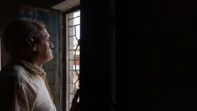 2050 पर्यंत भारतात सुमारे 35 कोटी लोक वृद्ध असतील.