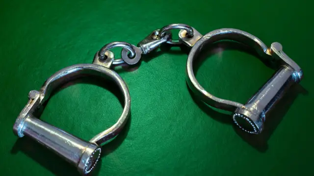 સુરત ક્રાઇમ, પતિ, પત્ની, હત્યા, ઍરફોર્સનો પૂર્વ જવાન, બીબીસી ગુજરાતી