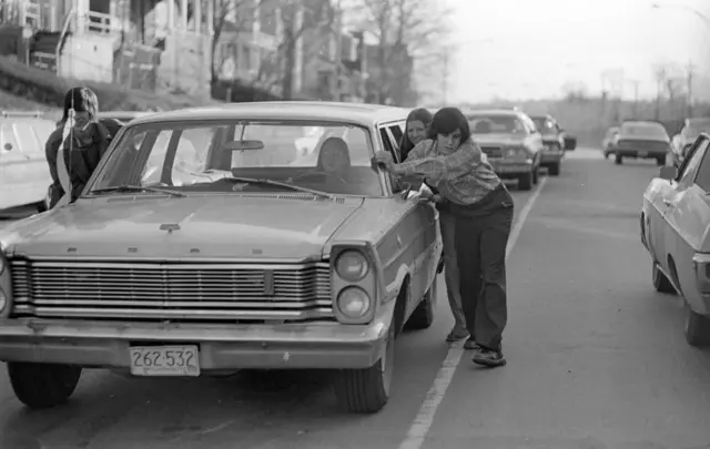 Americanos empurram carro sem gasolinaestratégia roleta crazy timeimagemestratégia roleta crazy timearquivo.