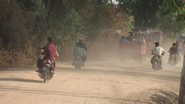 ပြီးခဲ့တဲ့သီတင်းပတ်တွေအတွင်း ဘေးလွတ်ရာထွက်ပြေးတိမ်းရှောင်ခဲ့ကြရတဲ့ တန့်ဆည်ဒေသခံတွေ