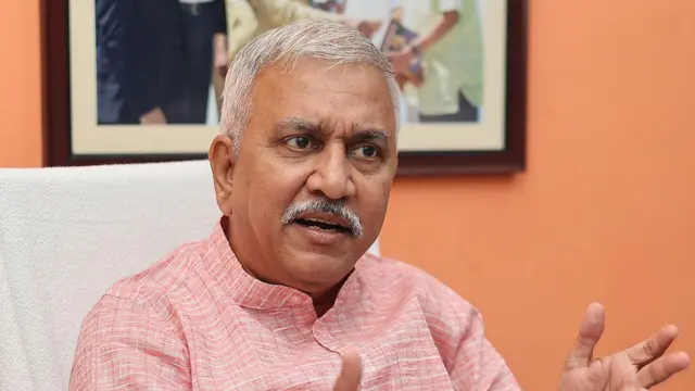 தமிழ்நாடு பாஜகவில் என்ன நடக்கிறது? 