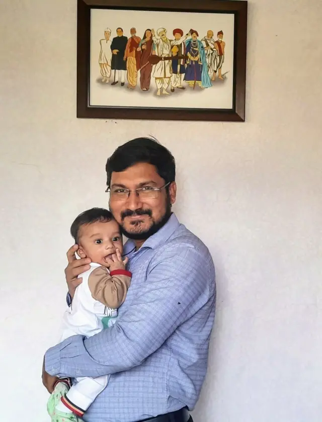 प्रवीण शिंदे आणि त्यांचा मुलगा ओजस 