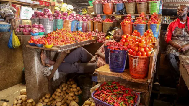Onye na-ere Tomato, ose na yabas n'ahịa 